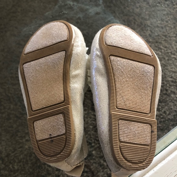 Kids Old Navy shoes - Picture 2 of 2